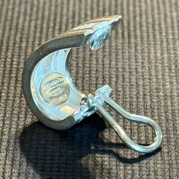 Tiffany & Co. Atlas Single Earrings!! - Picture 8 of 9